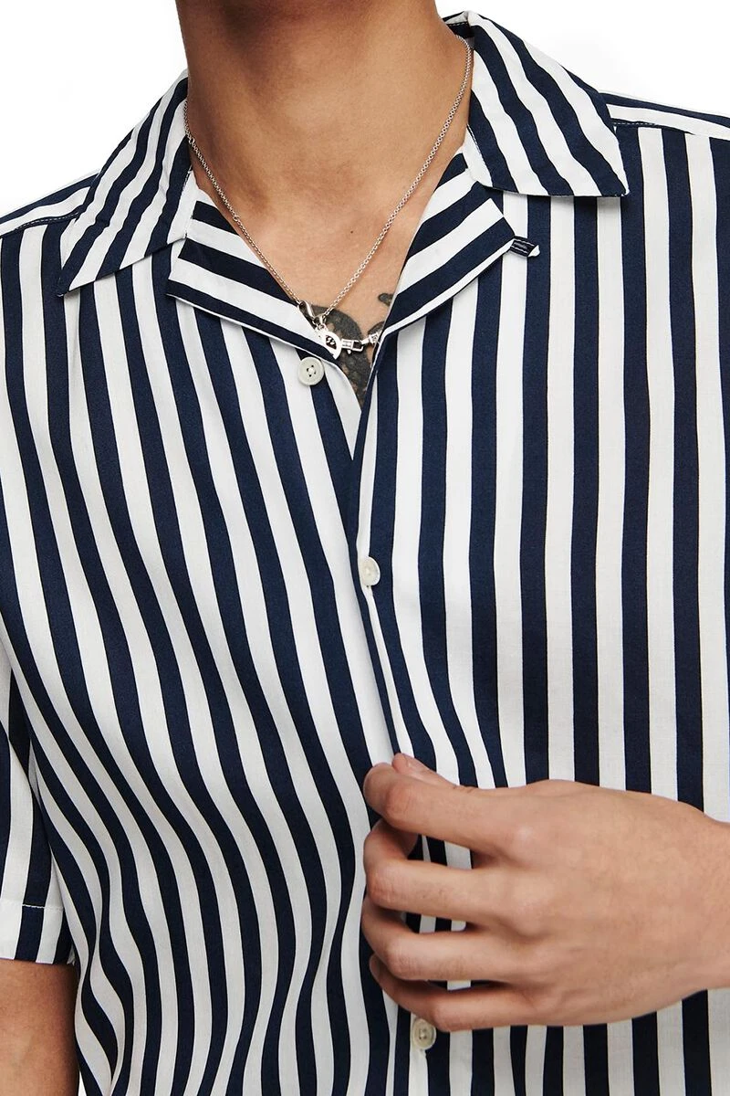 "ONSWAYNE LIFE SS VISCOSE SHIRT NOOS" Short-sleeved Shirt Blue-white By ONLY And SONS 5 "ONSWAYNE LIFE SS VISCOSE SHIRT NOOS" Short-sleeved Shirt Blue-white By ONLY And SONS - Image 3